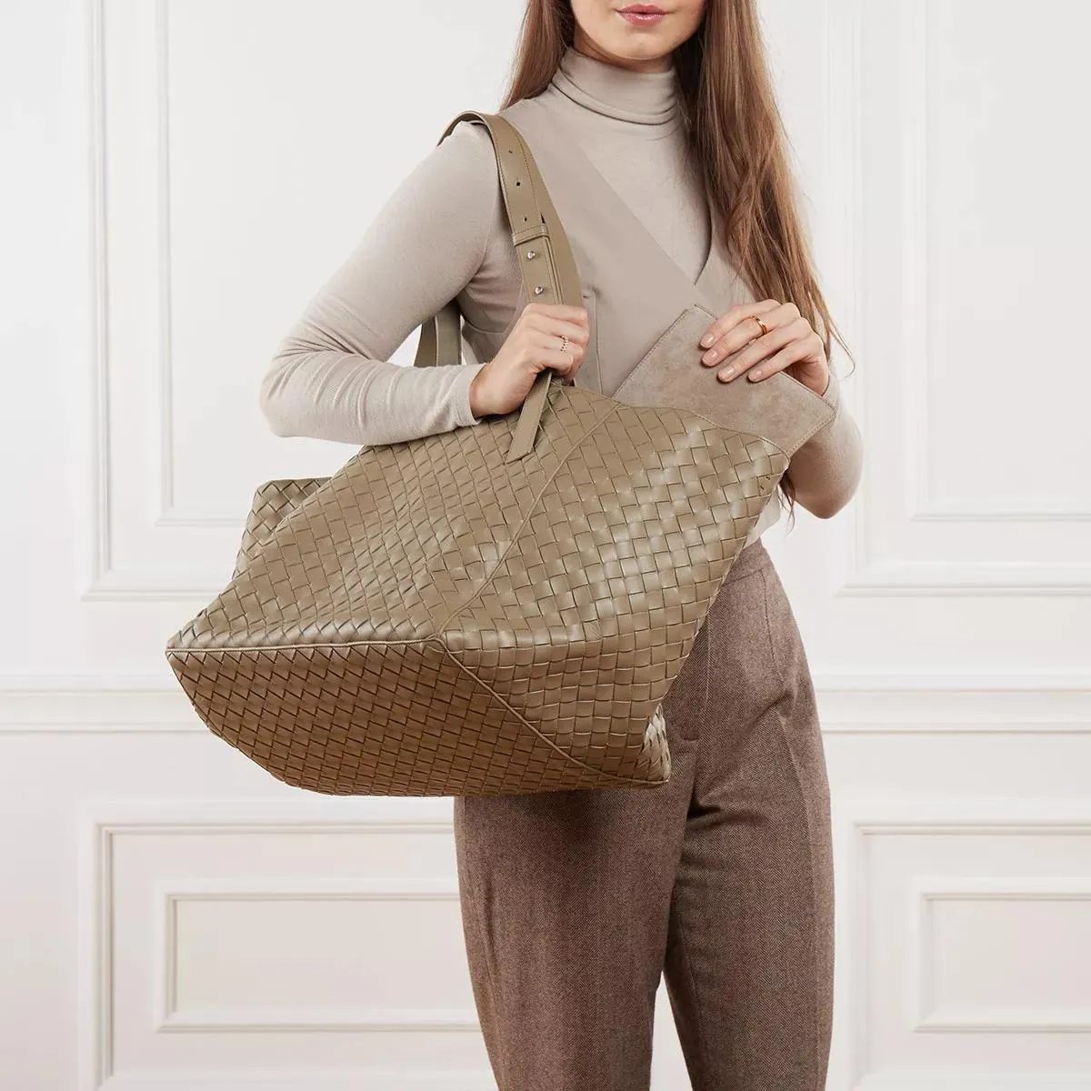 Bottega Veneta  Intrecciato Cube Tote Bag Taupe