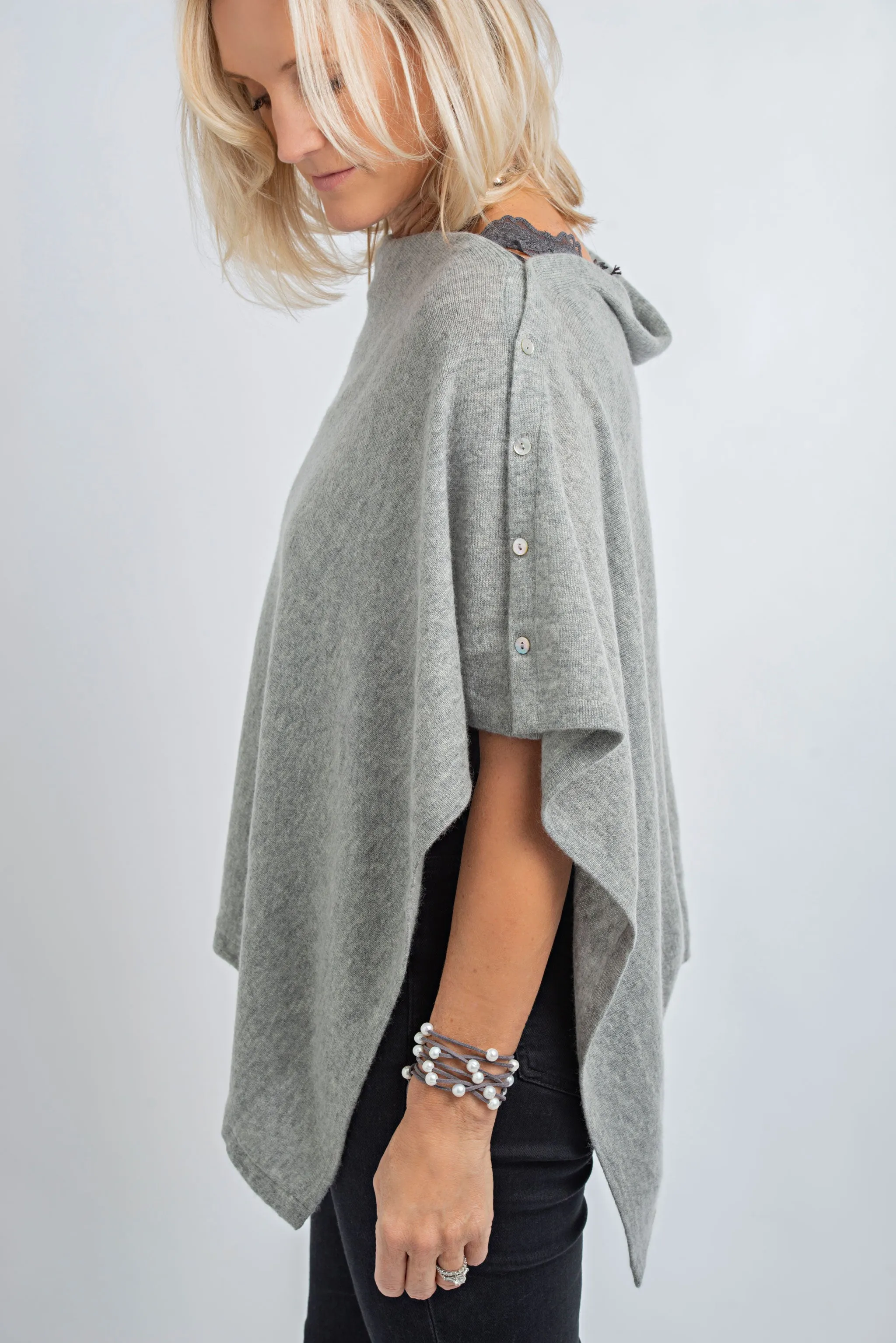 Cashmere Poncho - Light Grey | Husky