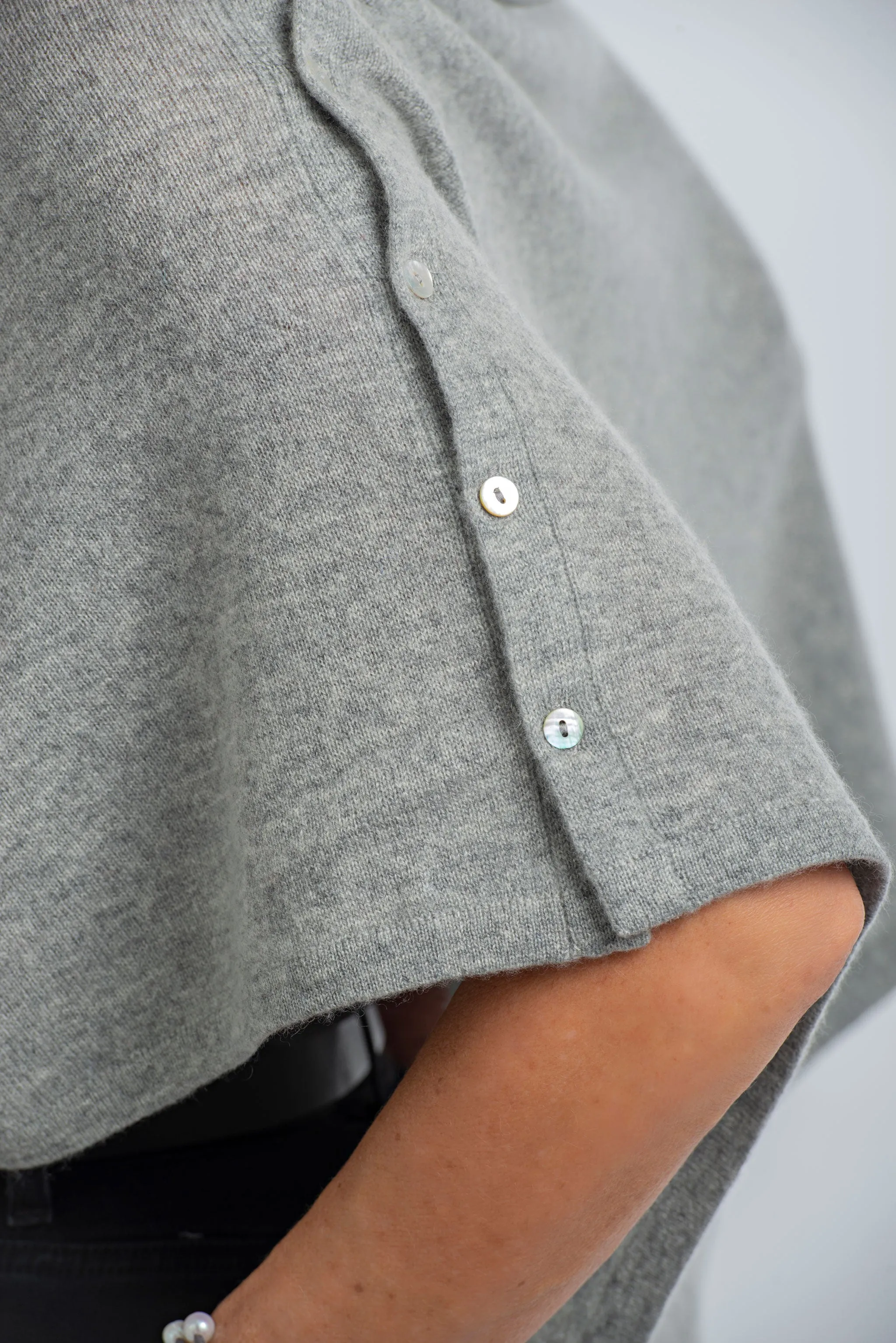 Cashmere Poncho - Light Grey | Husky