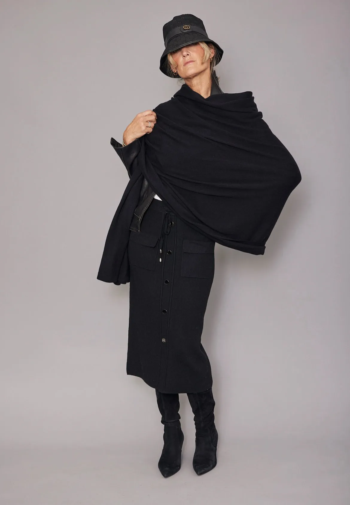 Cashmere Travel Wrap Black Blanket