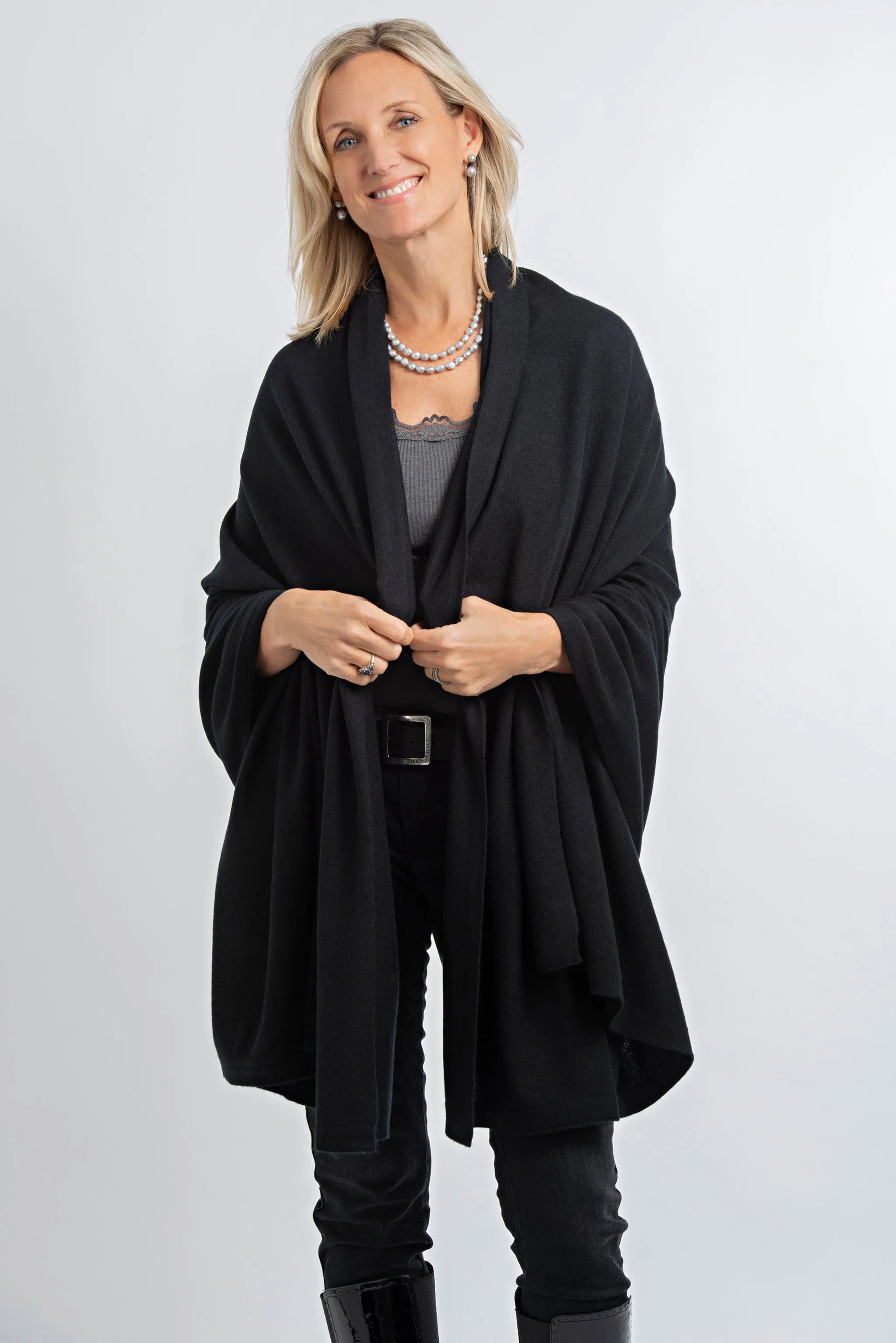 Cashmere Travel Wrap Black Blanket