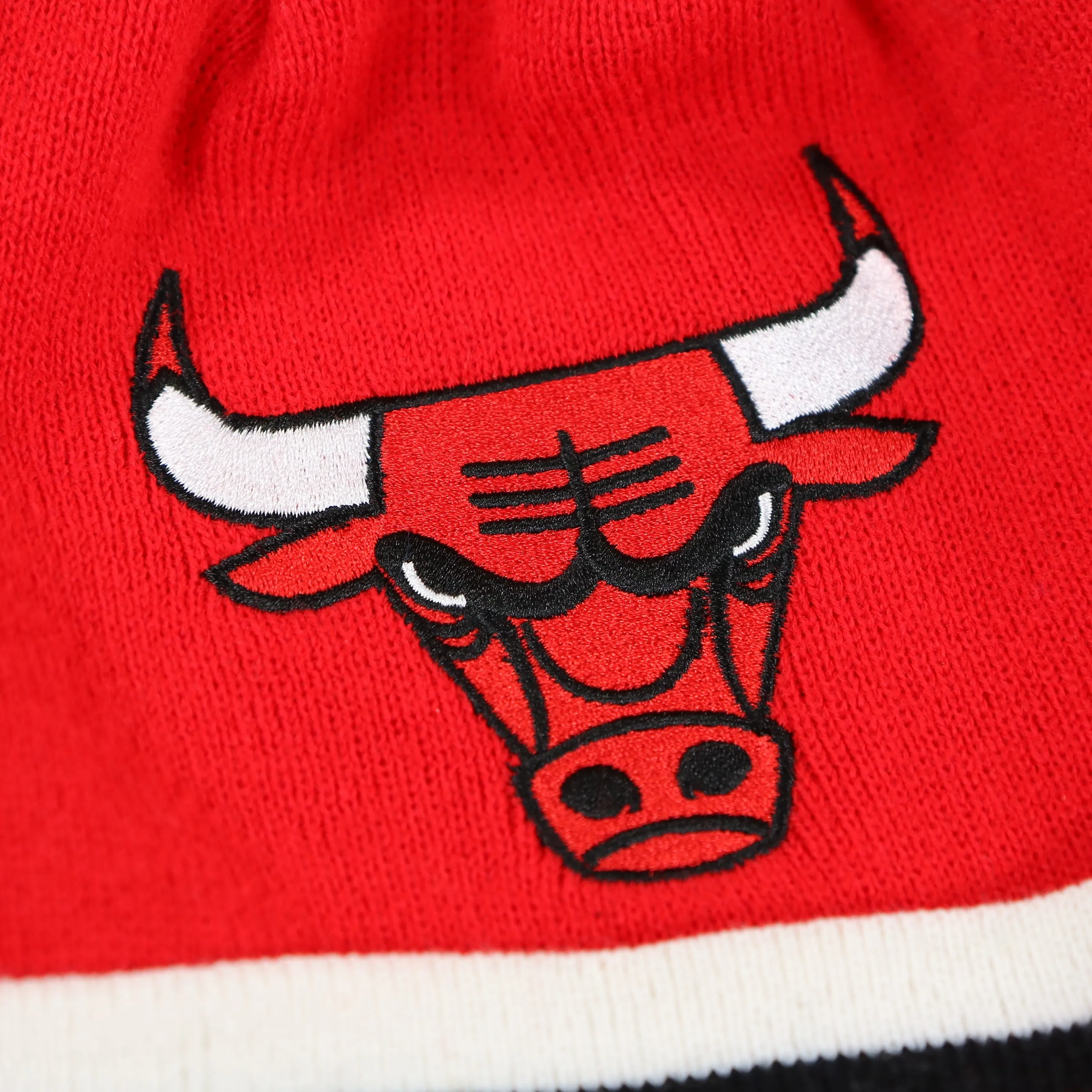 Chicago Bulls Red Striped Cuff Pom Pom Winter Beanie