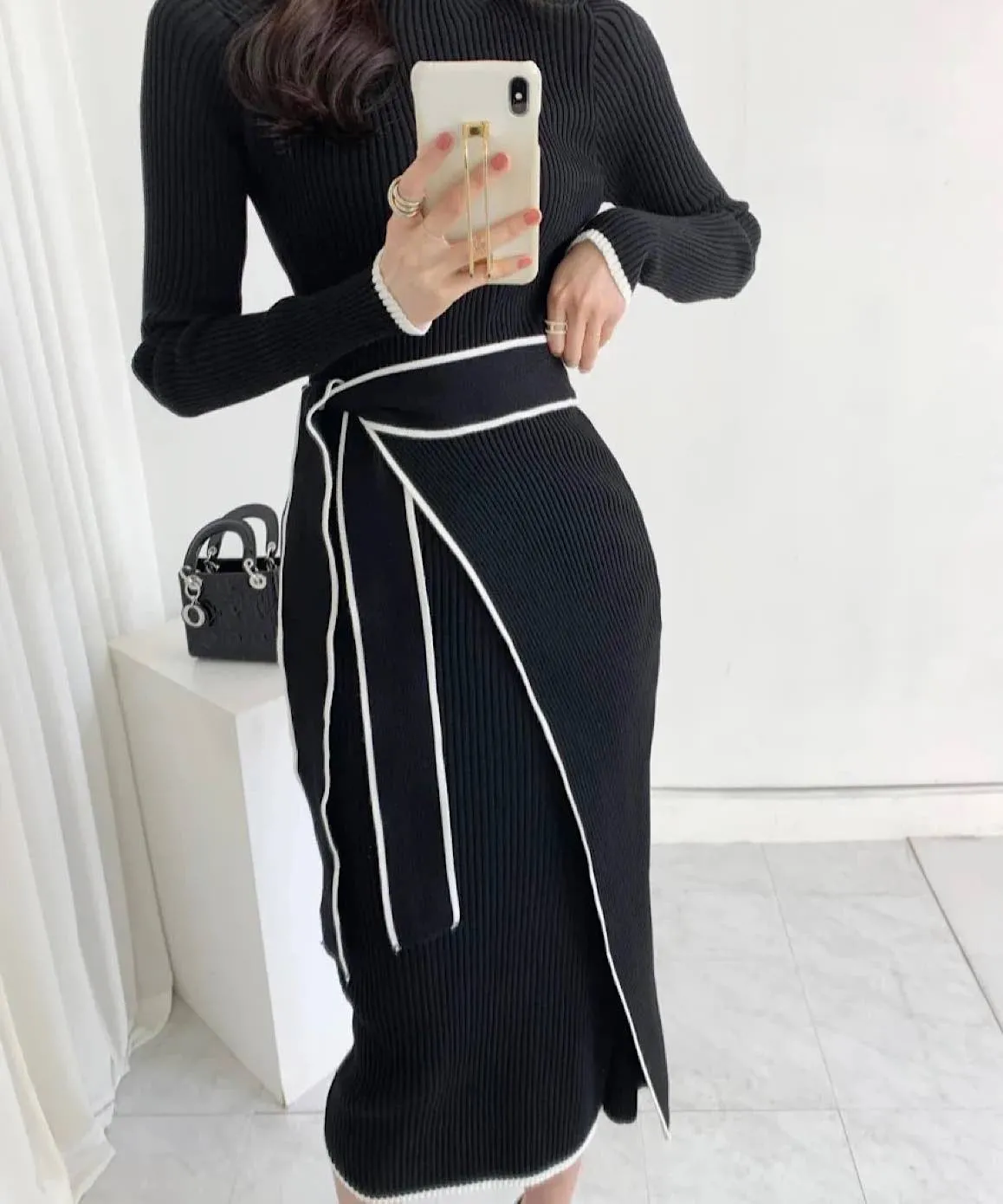 High Neck Midi Dress with Contrast Edges and Tie