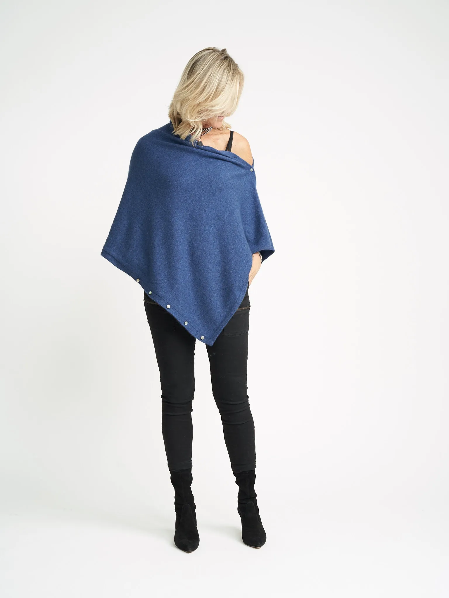 How to style and wear our Poncho - Step-by-step video tutorial.