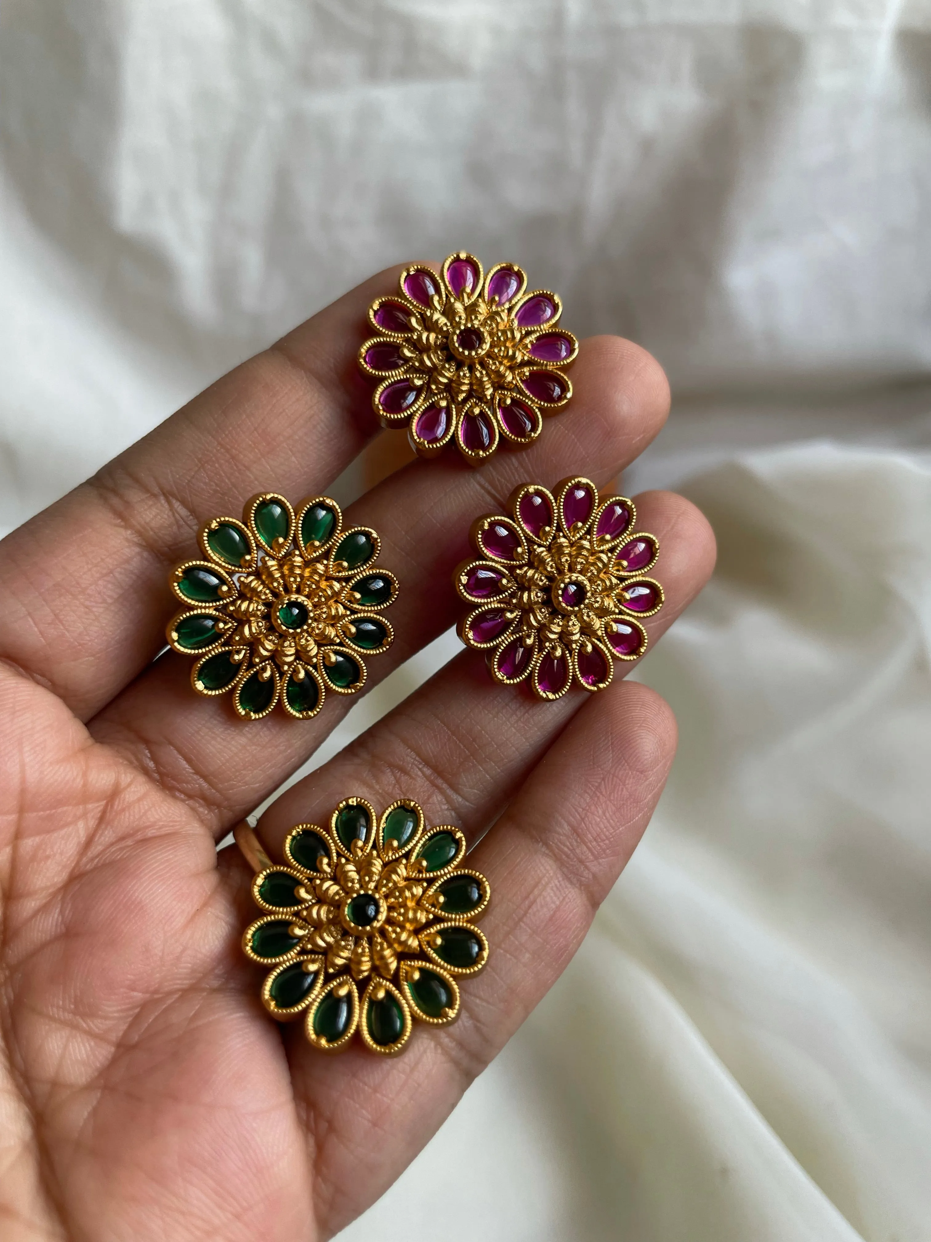 Kemp sunflower studs