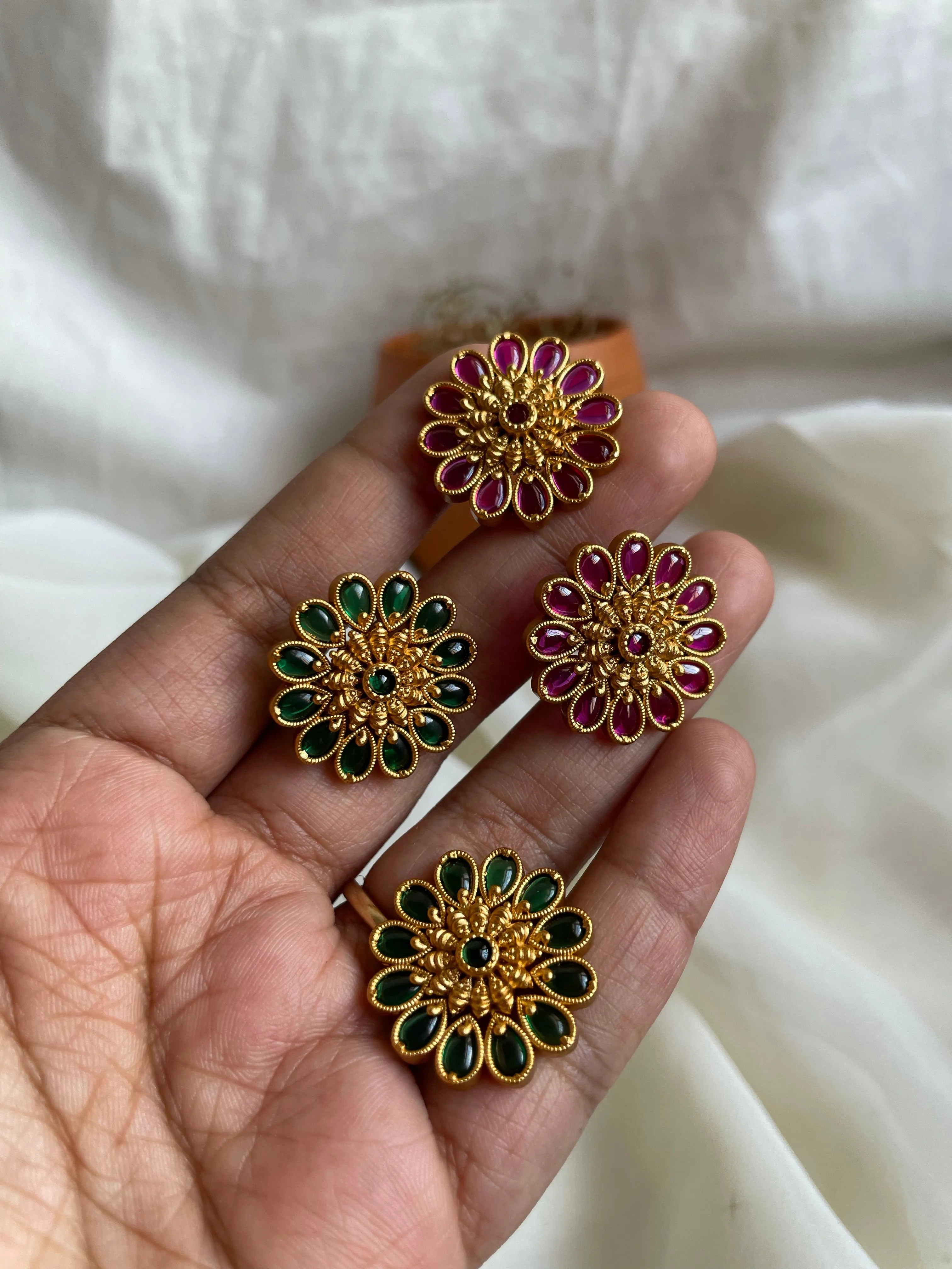 Kemp sunflower studs