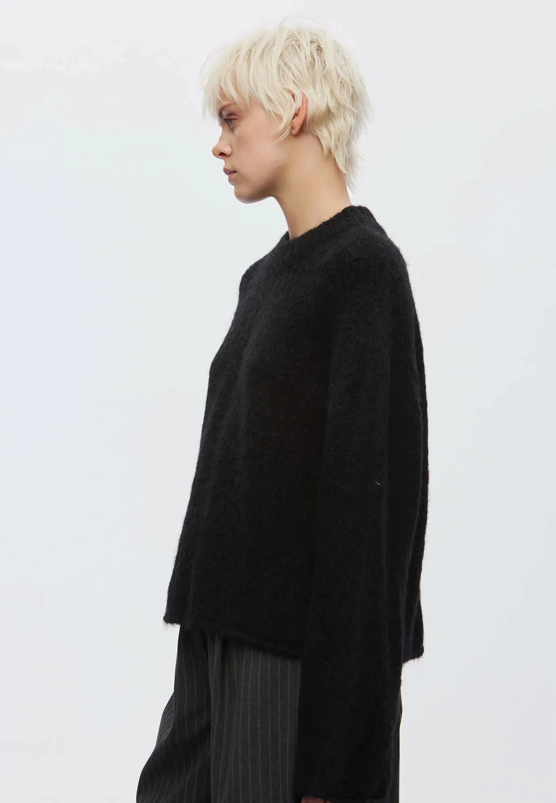 OSCult Knit O-Neck Sweater - Black