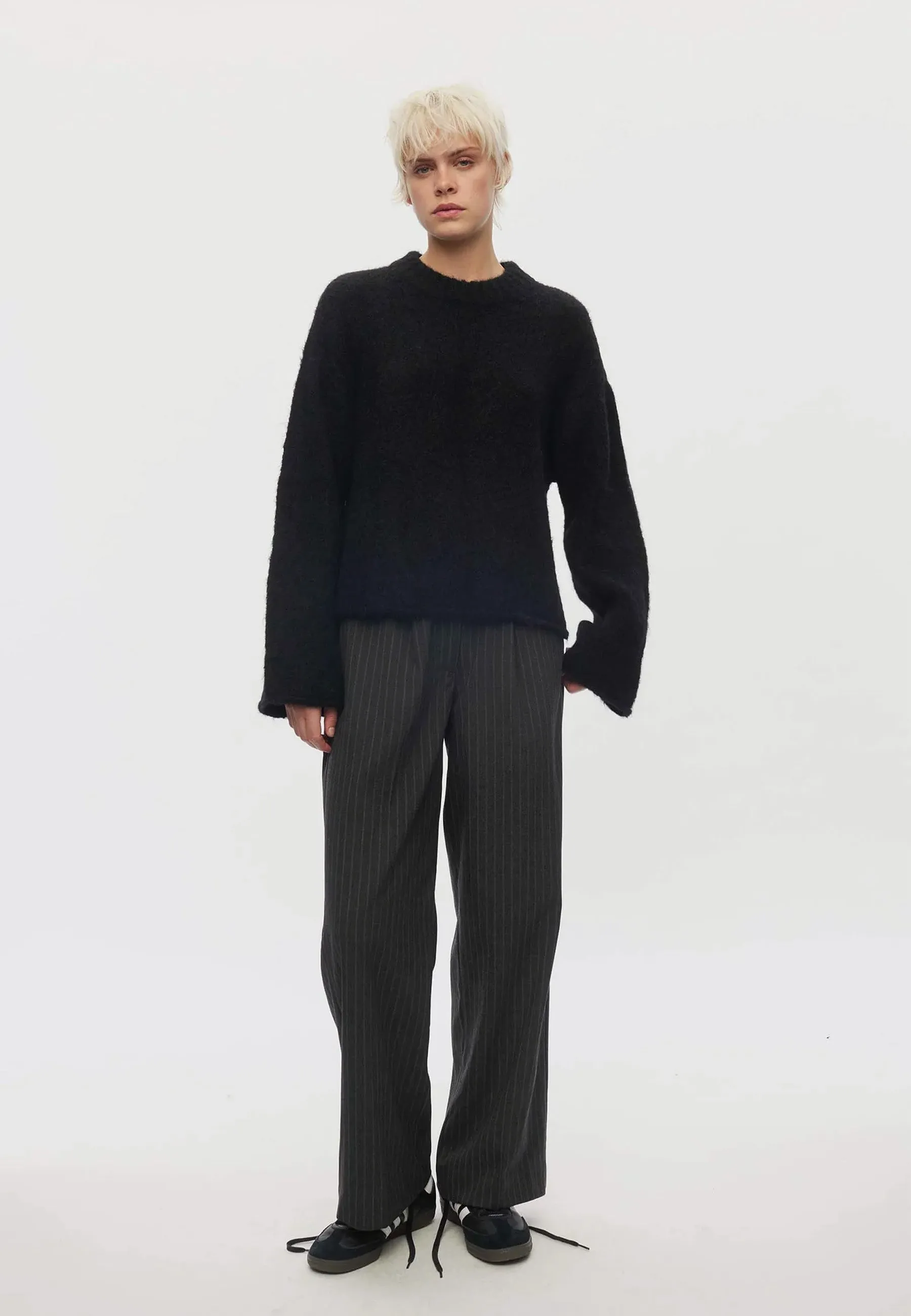 OSCult Knit O-Neck Sweater - Black