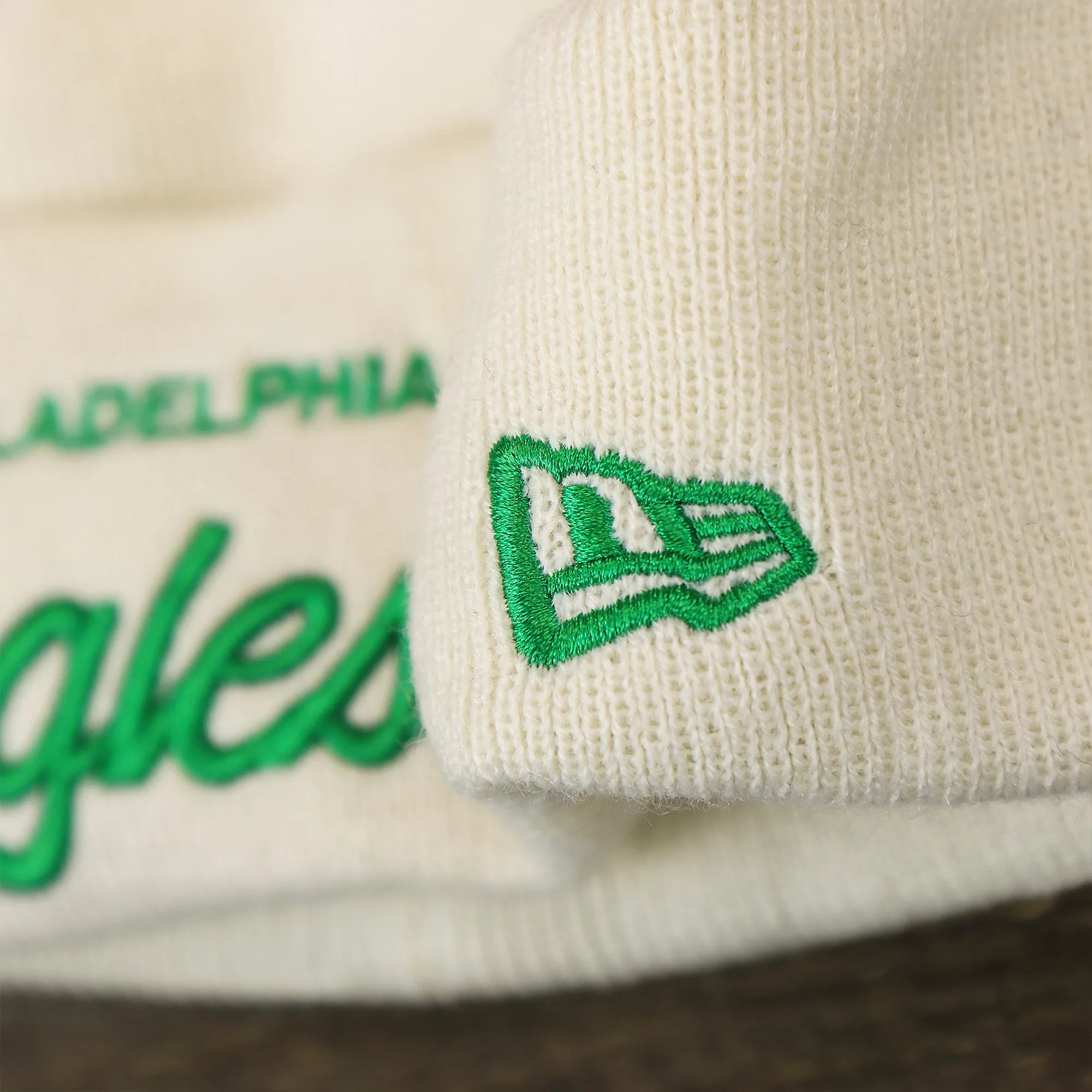 Philadelphia Eagles Winter Beanie with Pom Pom - Ivory