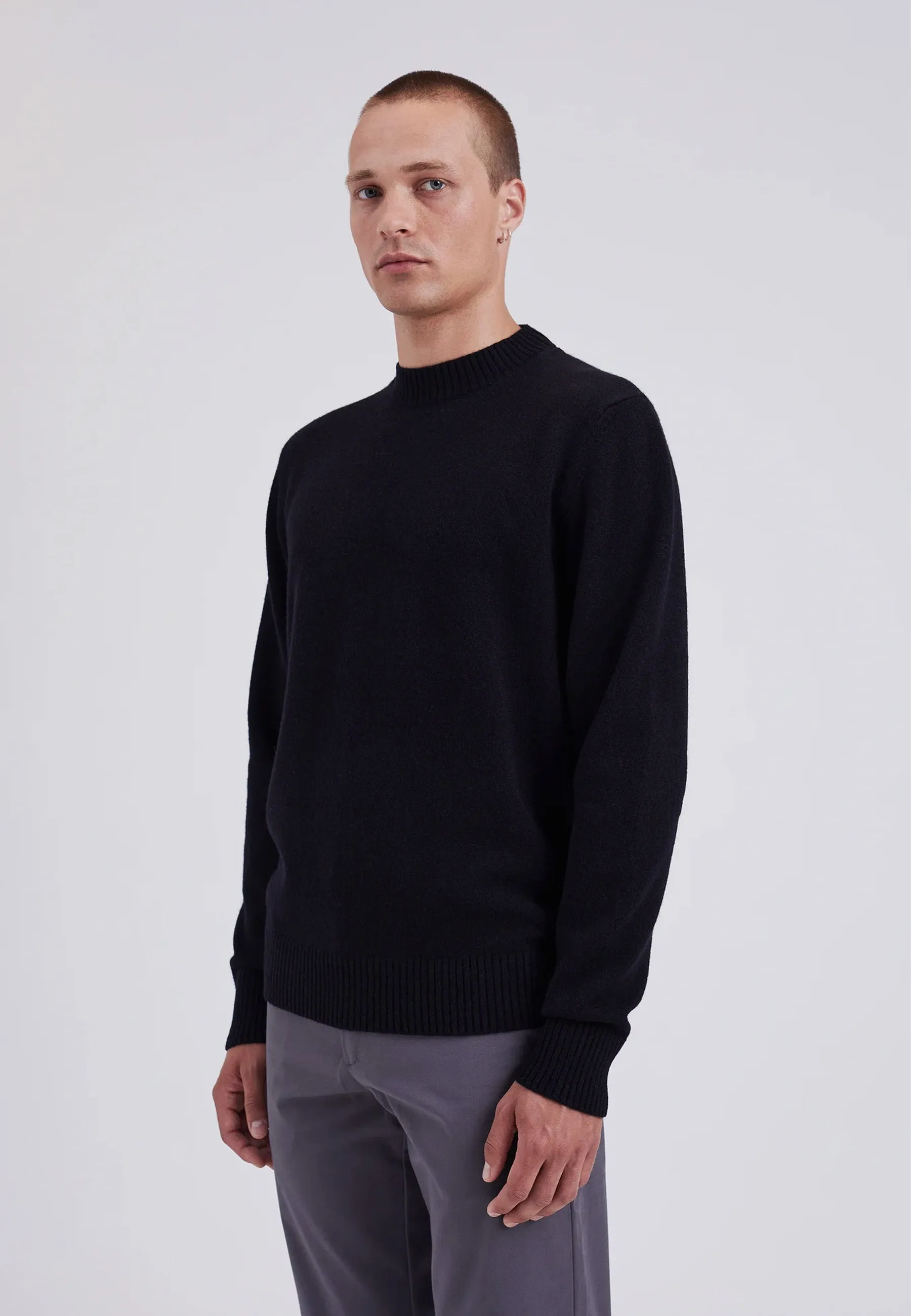 Standard Merino Lambswool Sweater - Black