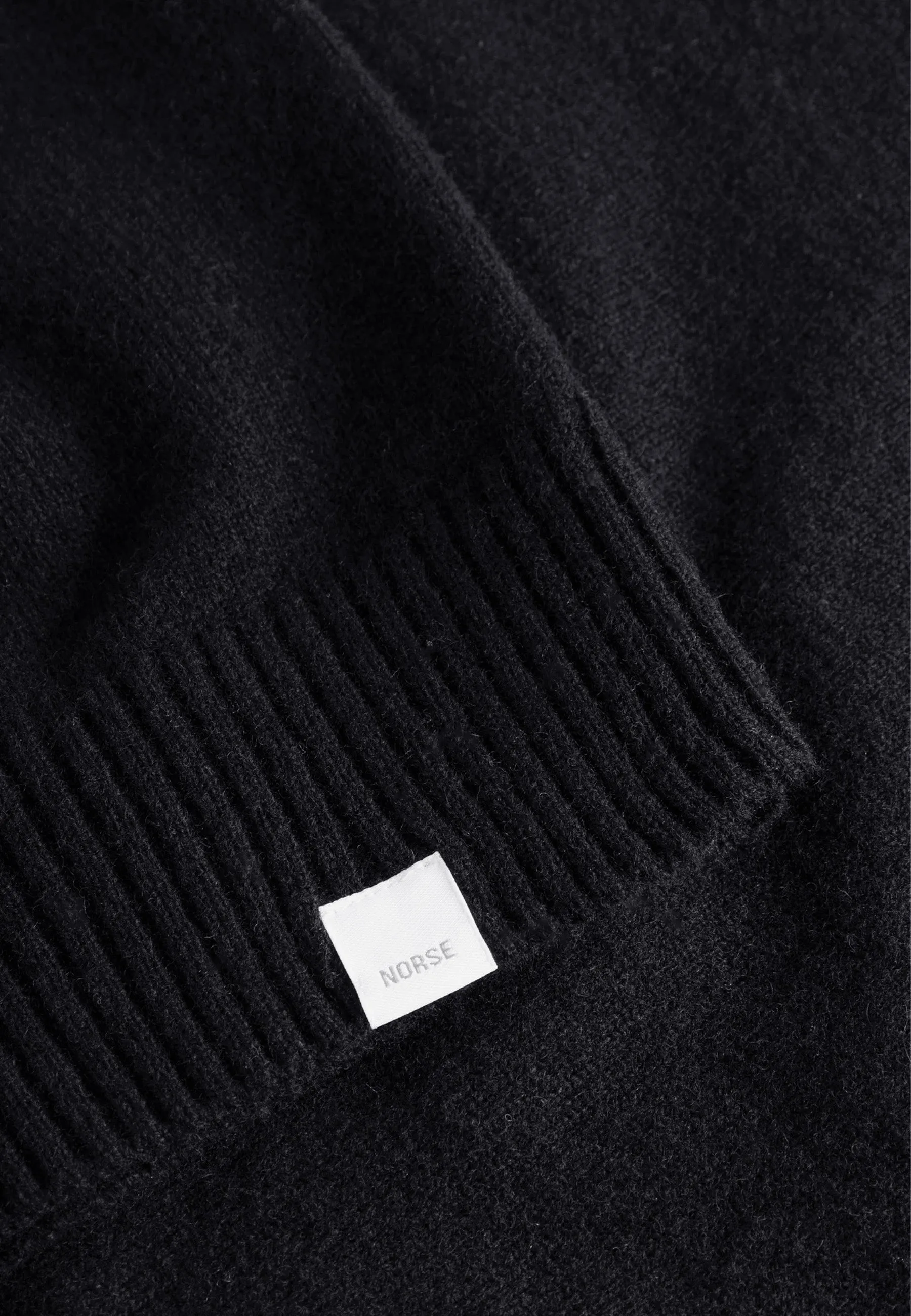 Standard Merino Lambswool Sweater - Black