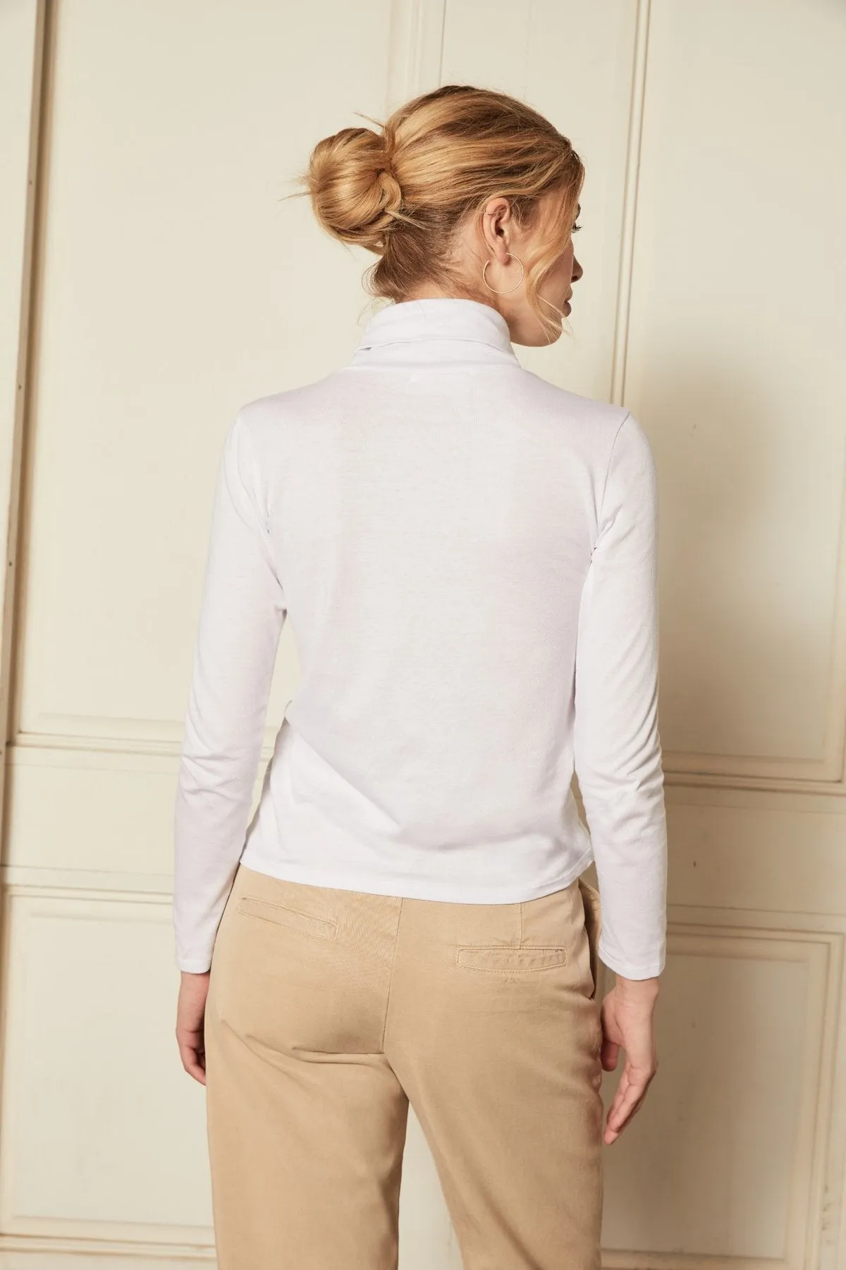 Stylish Turtleneck Sweaters by Georgy - Find Your Perfect Fit Today!