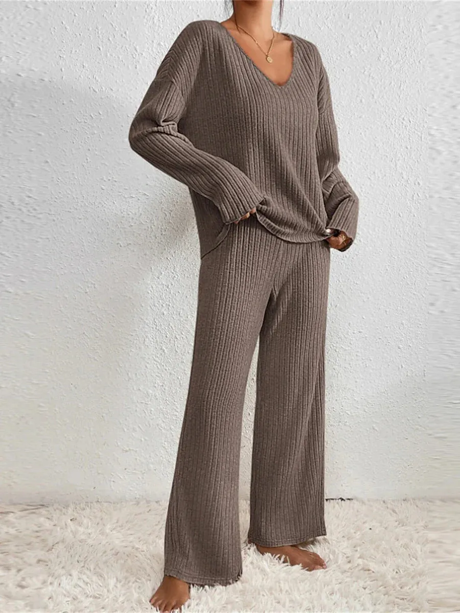 Women's Autumn and Winter Fleece Loungewear Sets for a Cozy and Comfortable Experience.